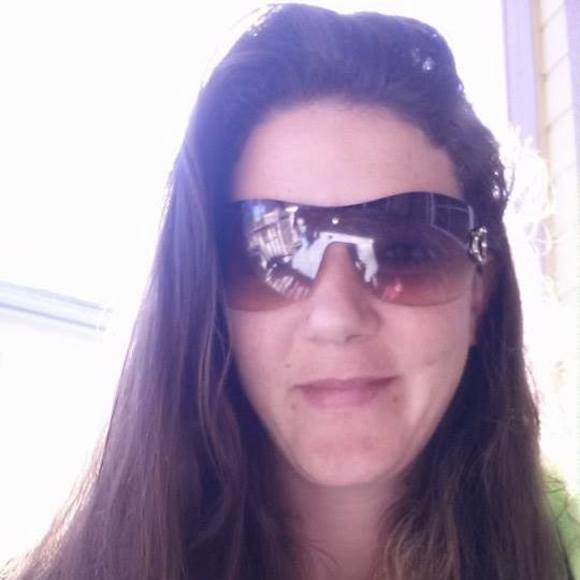 Poshmark profile picture for @engela